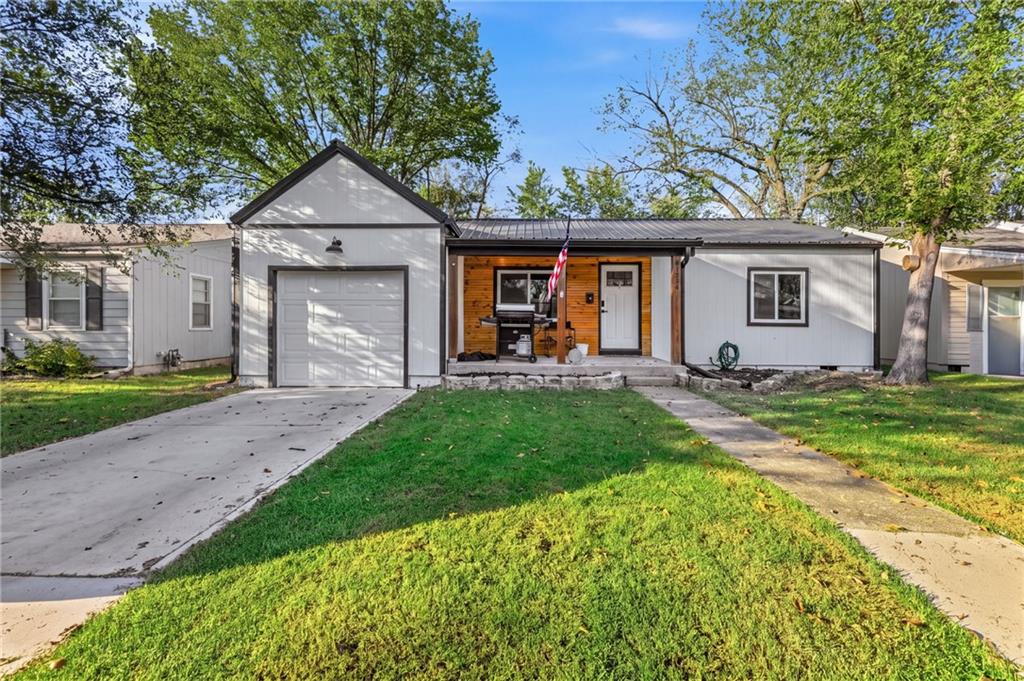 1734 Main Street Property Photo 1