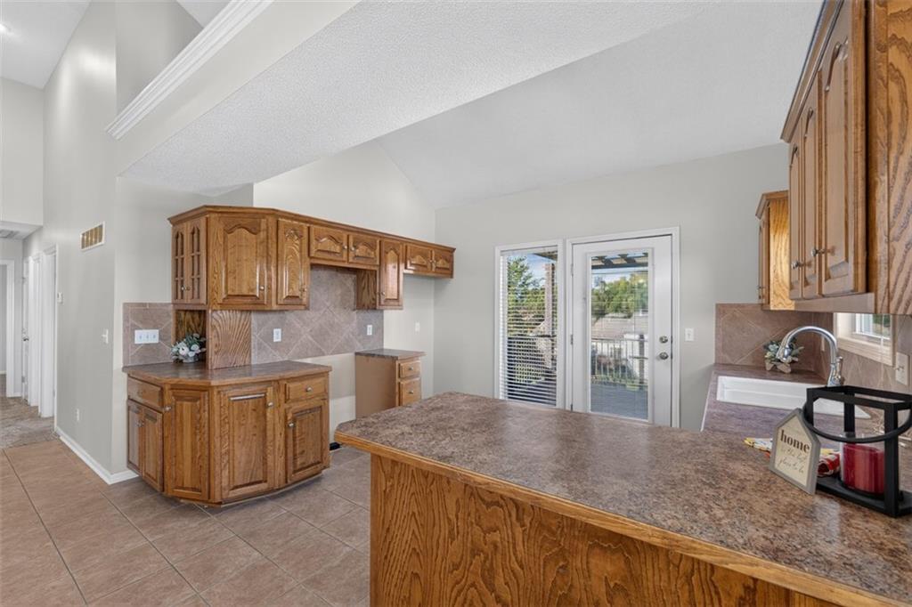 9004 N Cosby Avenue Property Photo 10
