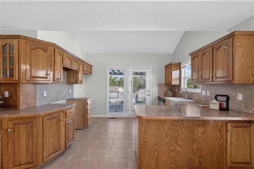 9004 N Cosby Avenue Property Photo 11