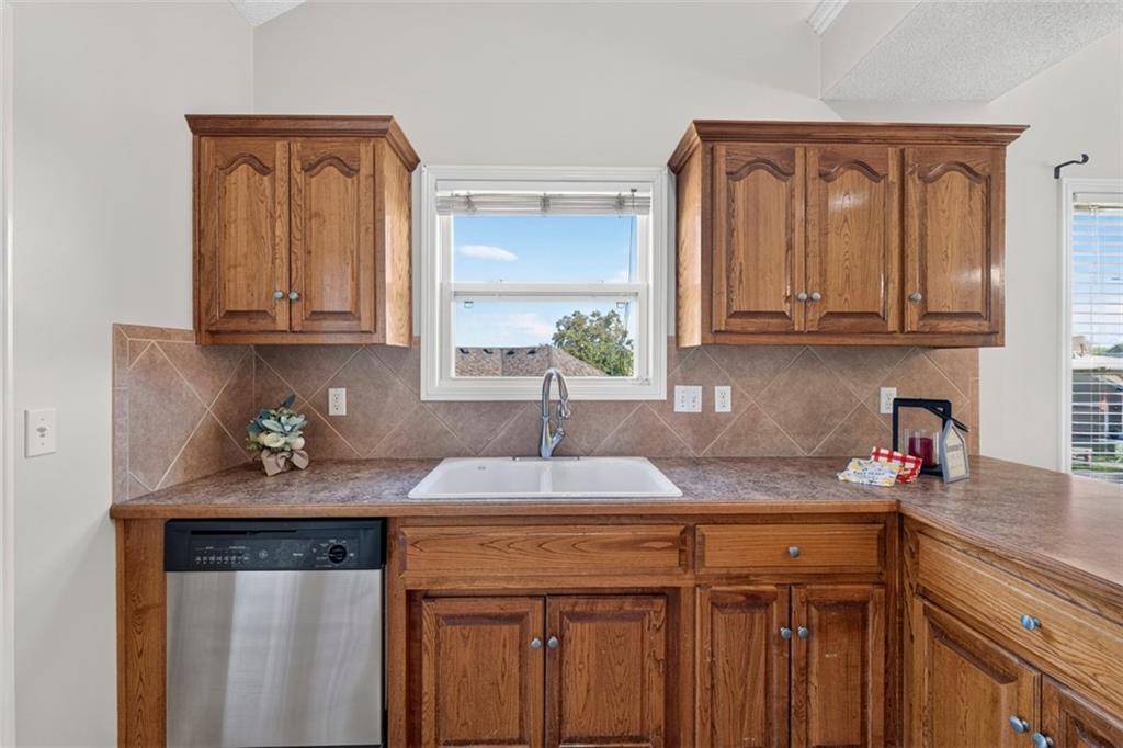 9004 N Cosby Avenue Property Photo 12