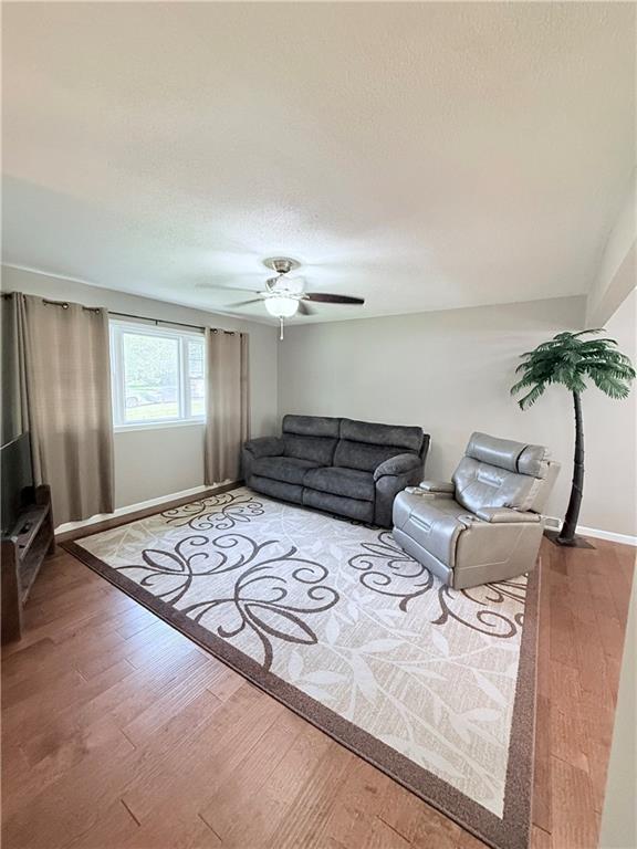 3 Sweet Court Property Photo 5