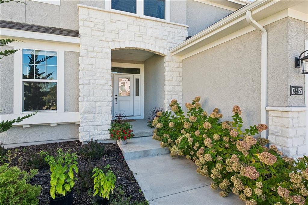 13485 W 144th Circle Property Photo 2