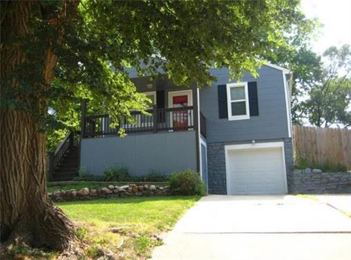 4933 N Bellaire Avenue Property Photo 1