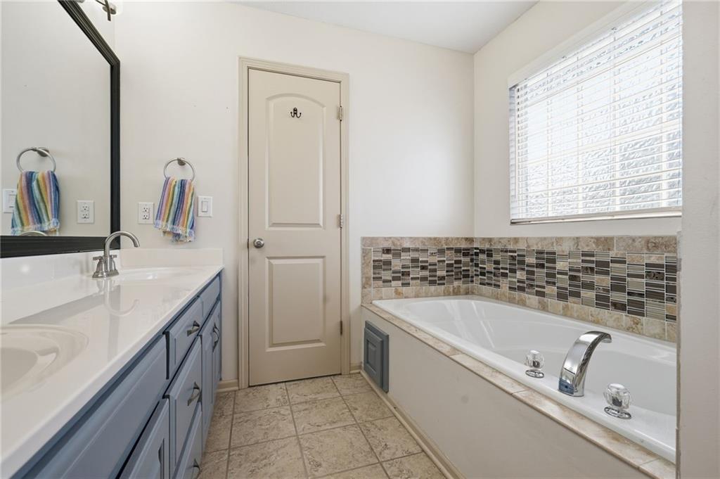 1009 Granada Drive Property Photo 13