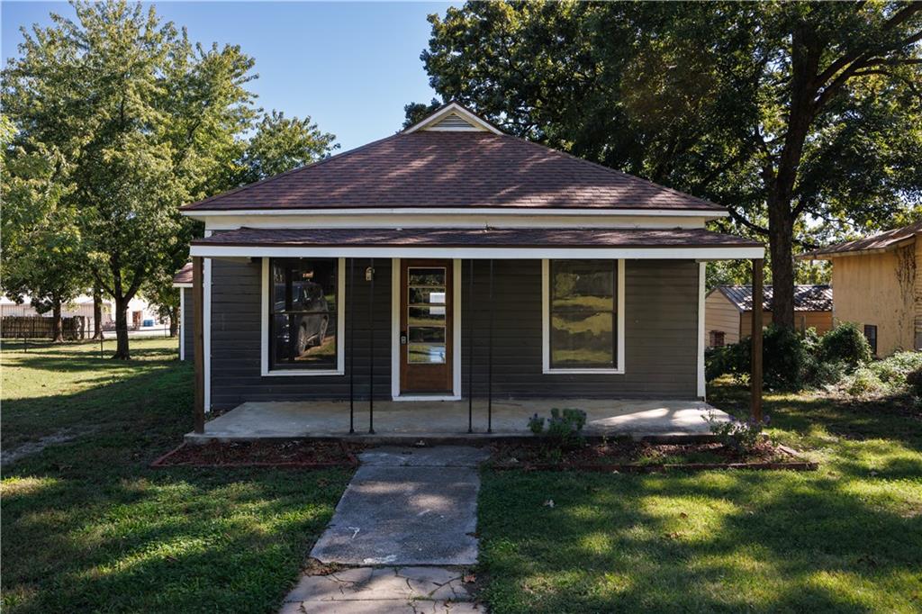 320 S 8th N/a Property Photo 1