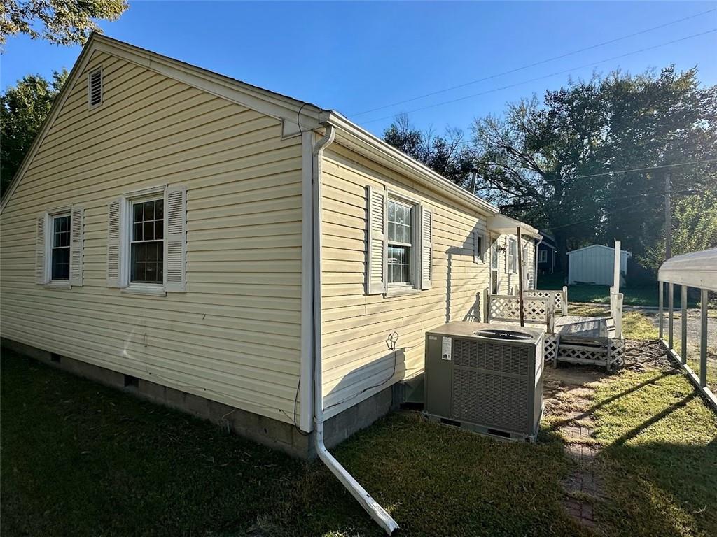510 E Massasoit Street Property Photo 4