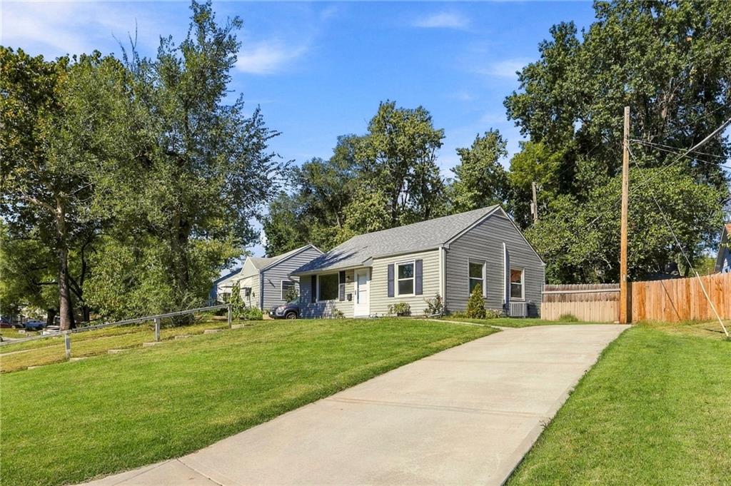 4802 Vista Street Property Photo 1