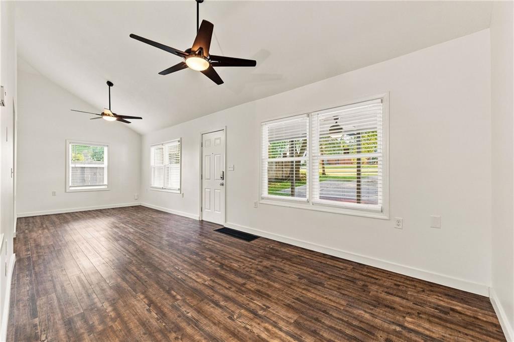 5529 Outlook Street Property Photo 2