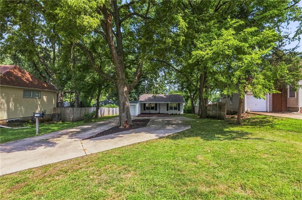 5529 Outlook Street Property Photo 4