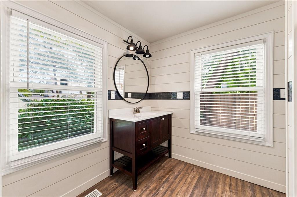 5529 Outlook Street Property Photo 20