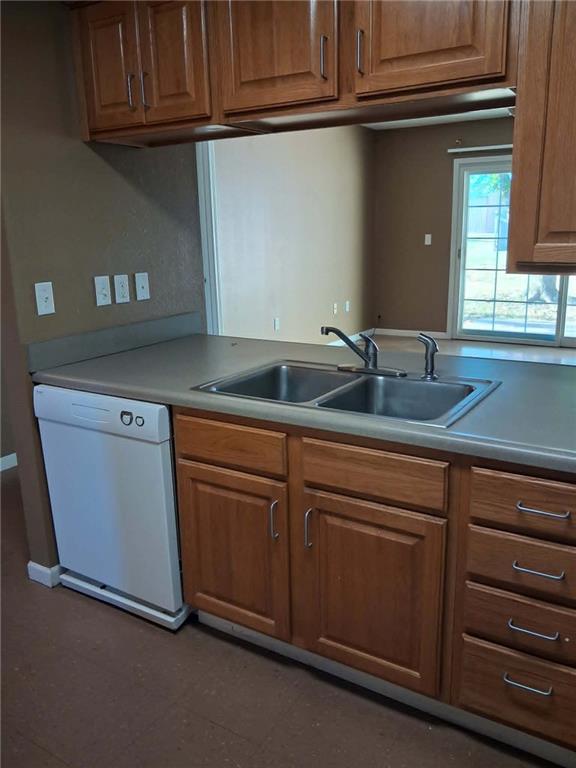 115, 117, 119, 121 W Wilson Street Property Photo 15