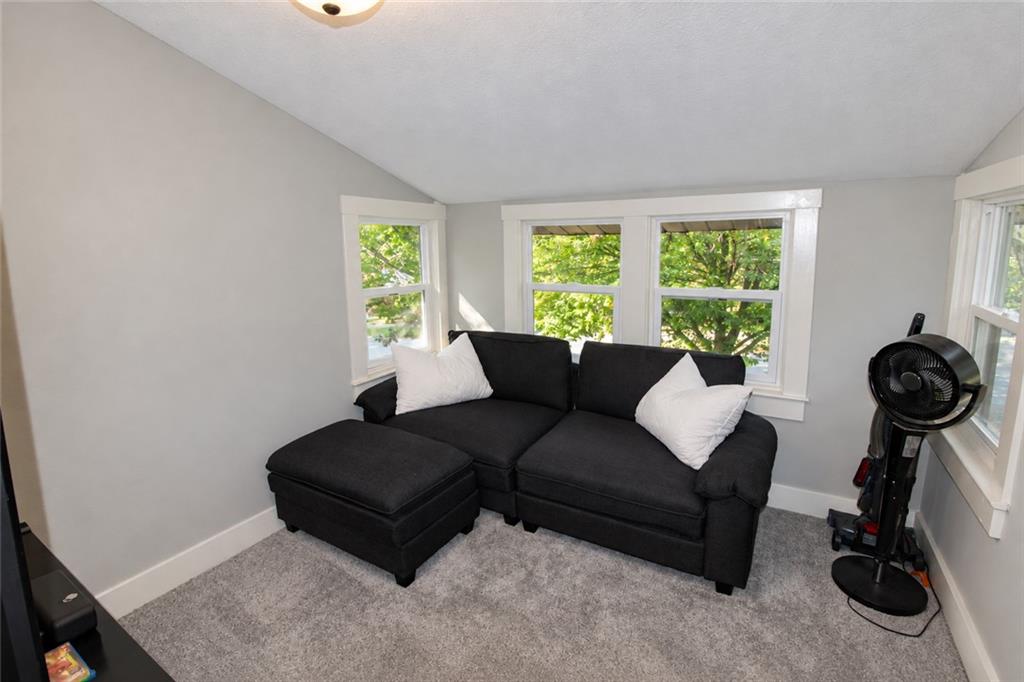 327 W Southside Boulevard Property Photo 16