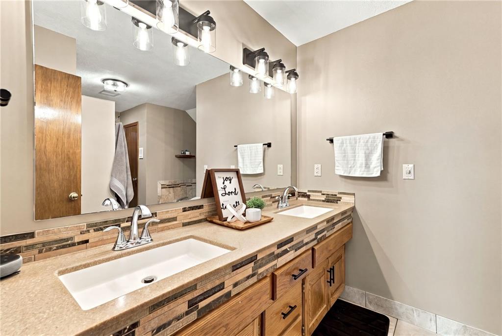 13019 N Prospect Avenue Property Photo 27
