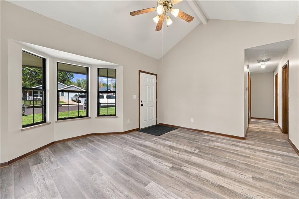 322 E Dryden Street Property Photo 2