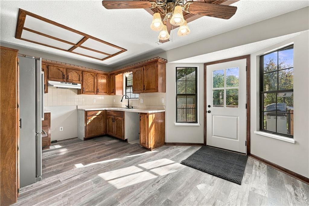 322 E Dryden Street Property Photo 4