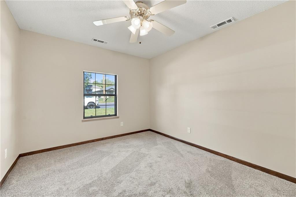 322 E Dryden Street Property Photo 12