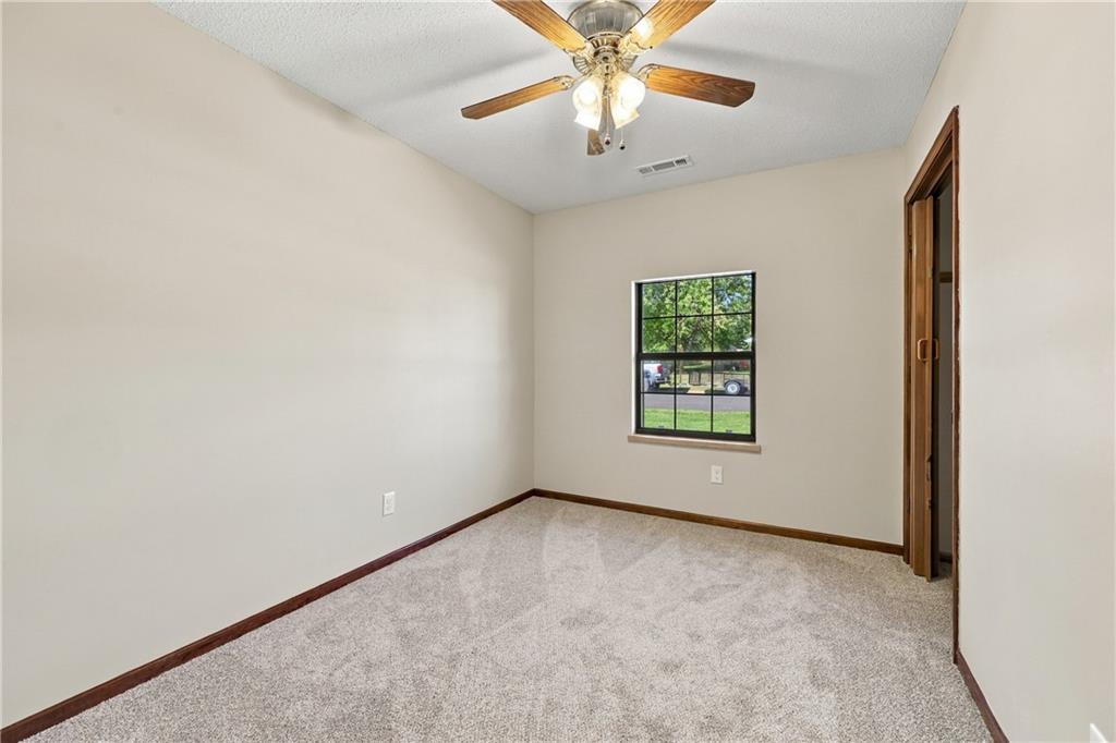 322 E Dryden Street Property Photo 14