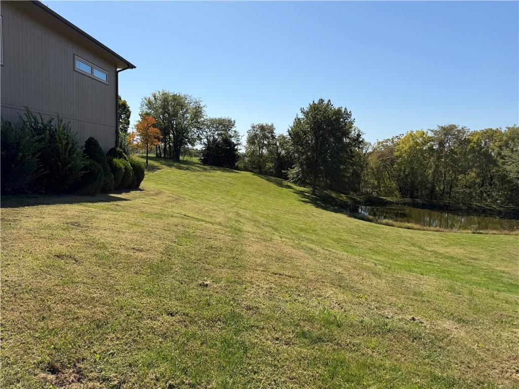 8067 Southpoint Drive Property Photo 6