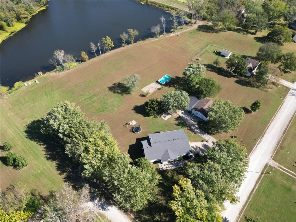 1379 Nw 565th Road Property Photo 3
