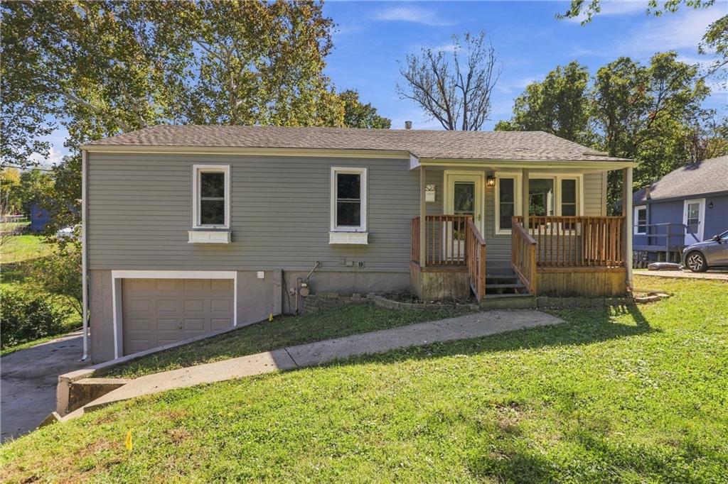 5523 N Poe Street Property Photo 1