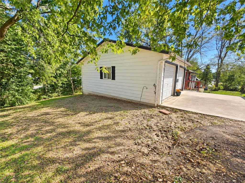109 N Market Street Property Photo 4