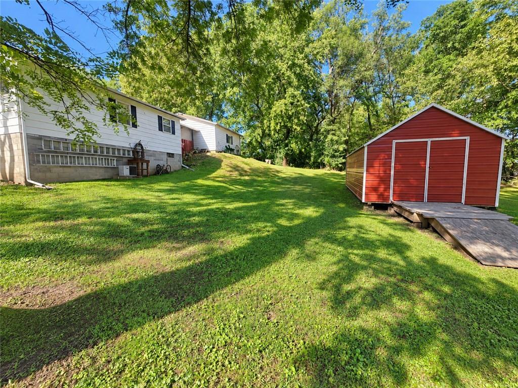 109 N Market Street Property Photo 5
