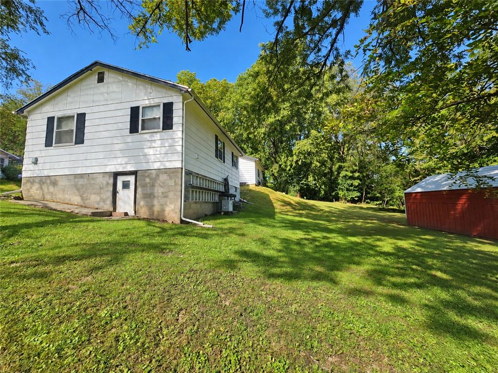 109 N Market Street Property Photo 6