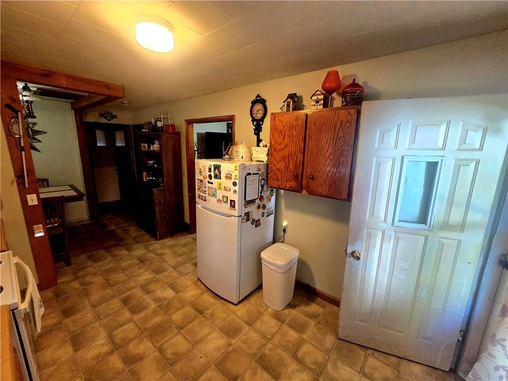 109 N Market Street Property Photo 9