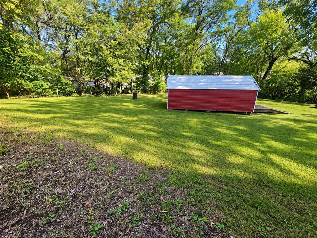 109 N Market Street Property Photo 22