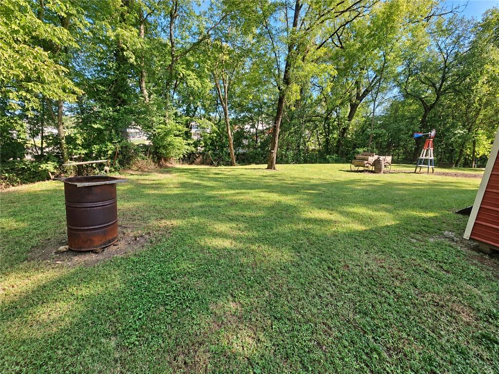 109 N Market Street Property Photo 23
