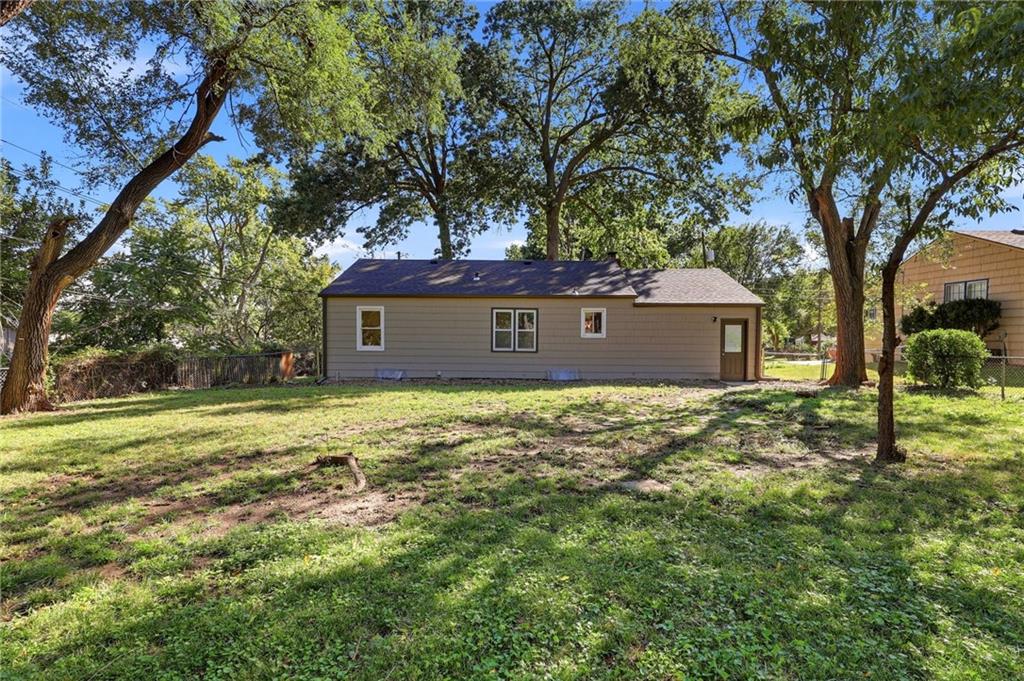 11216 W 61st Place Property Photo 19
