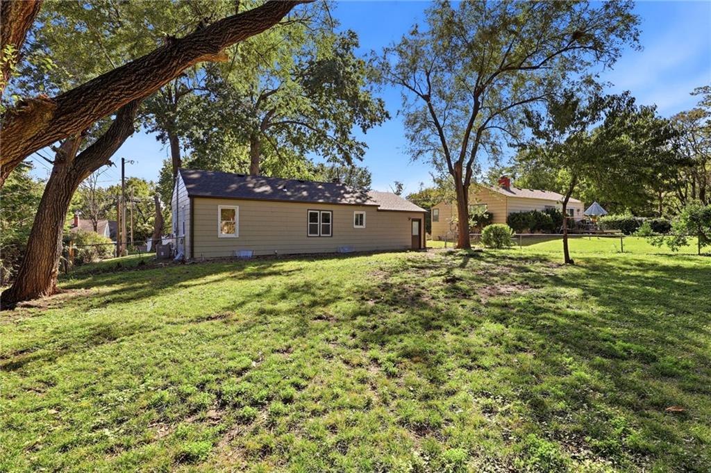 11216 W 61st Place Property Photo 20