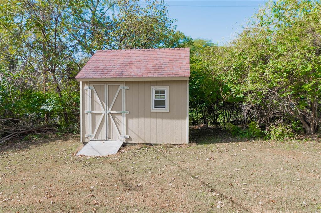 5820 N Lenox Avenue Property Photo 6