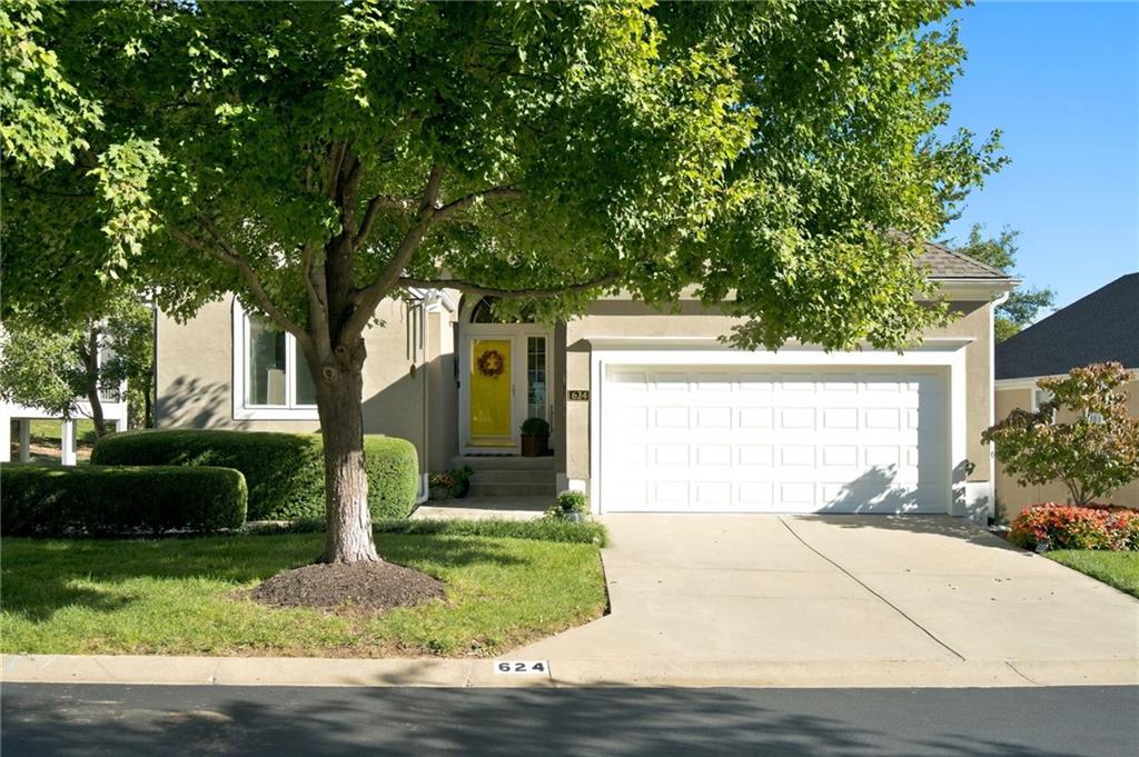 624 W 131 Terrace Property Photo 3