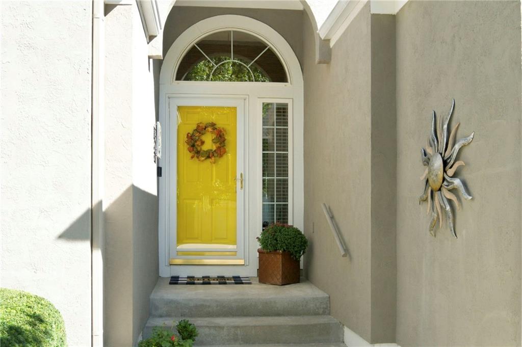 624 W 131 Terrace Property Photo 5