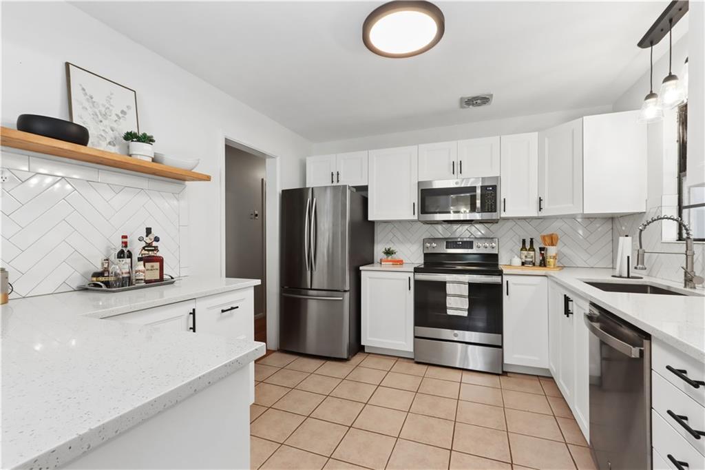 7900 Pennsylvania Avenue Property Photo 9