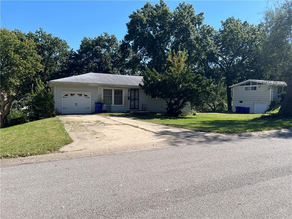 6001 N Michigan Place Property Photo 1