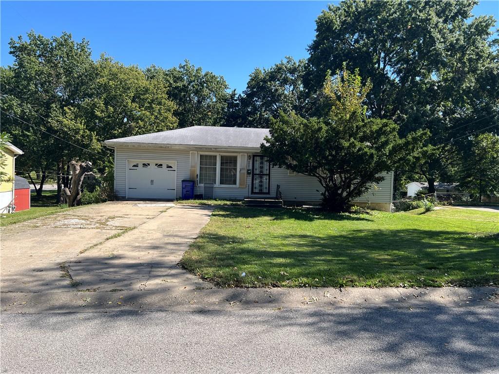 6001 N Michigan Place Property Photo 2