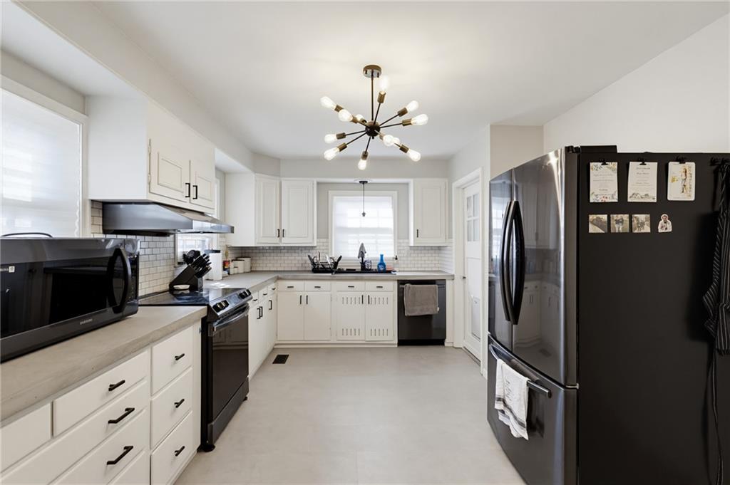 305 Debolt Street Property Photo 10