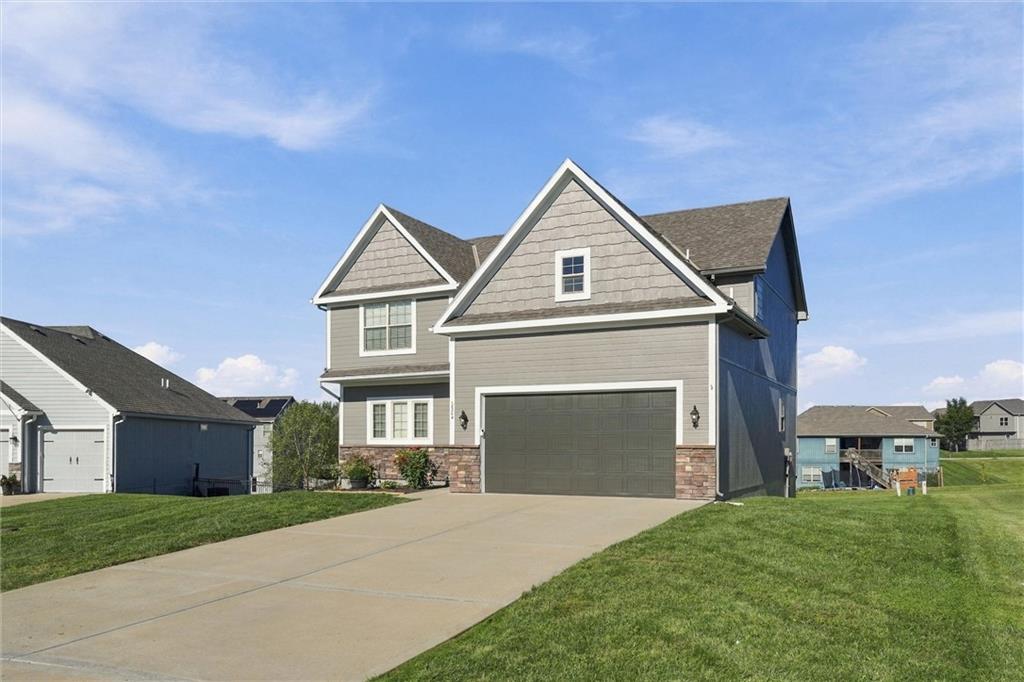 18304 Rock Creek Drive Property Photo 4