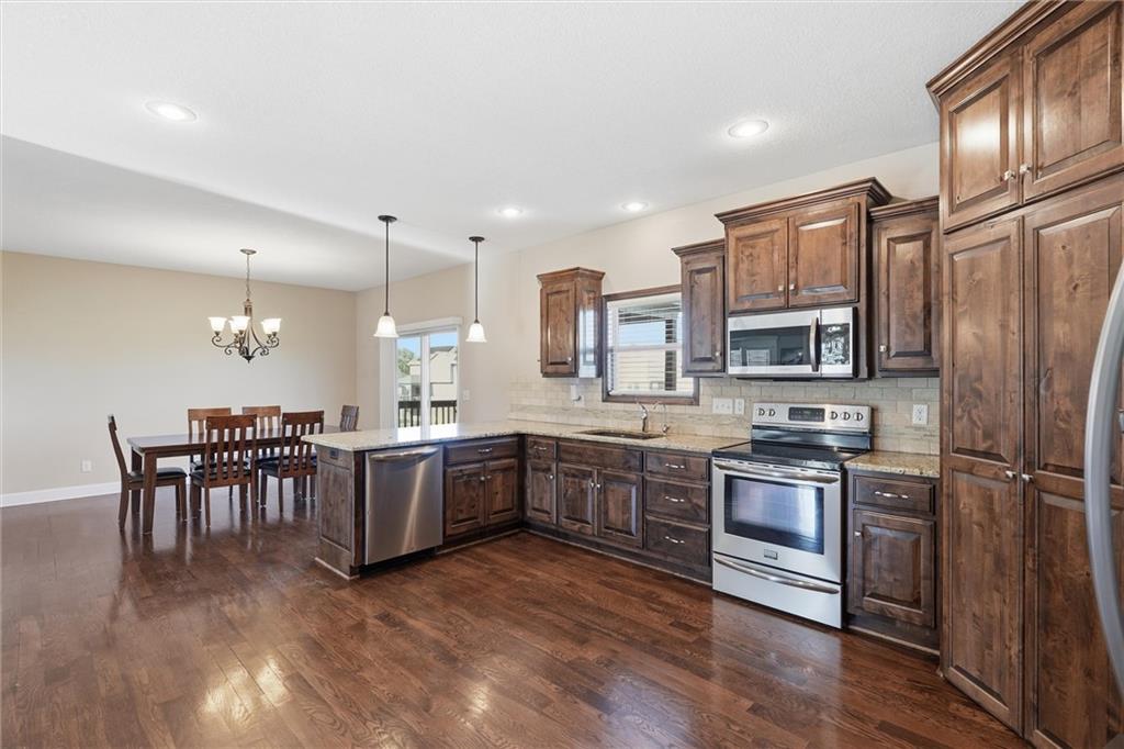 18304 Rock Creek Drive Property Photo 12