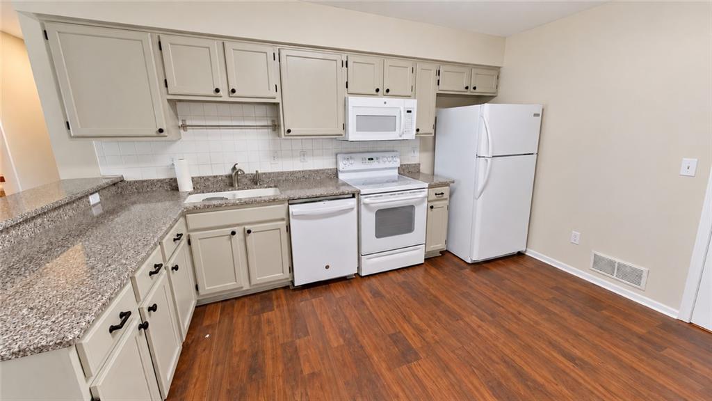 1912 W 139th Street Property Photo 5