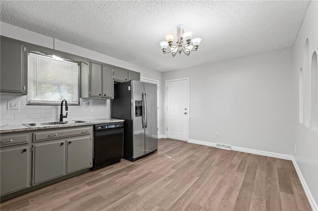 5711 Nw Lilac Court Property Photo 8