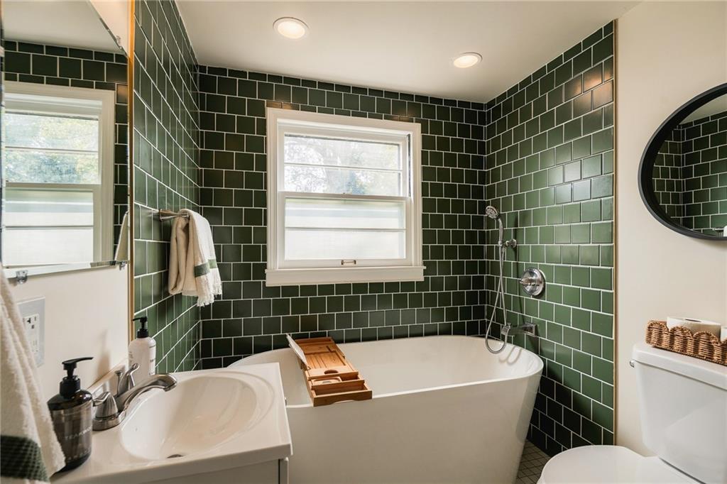 405 W 86th Terrace Property Photo 28