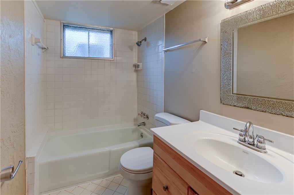 470 W 104th Street Property Photo 27