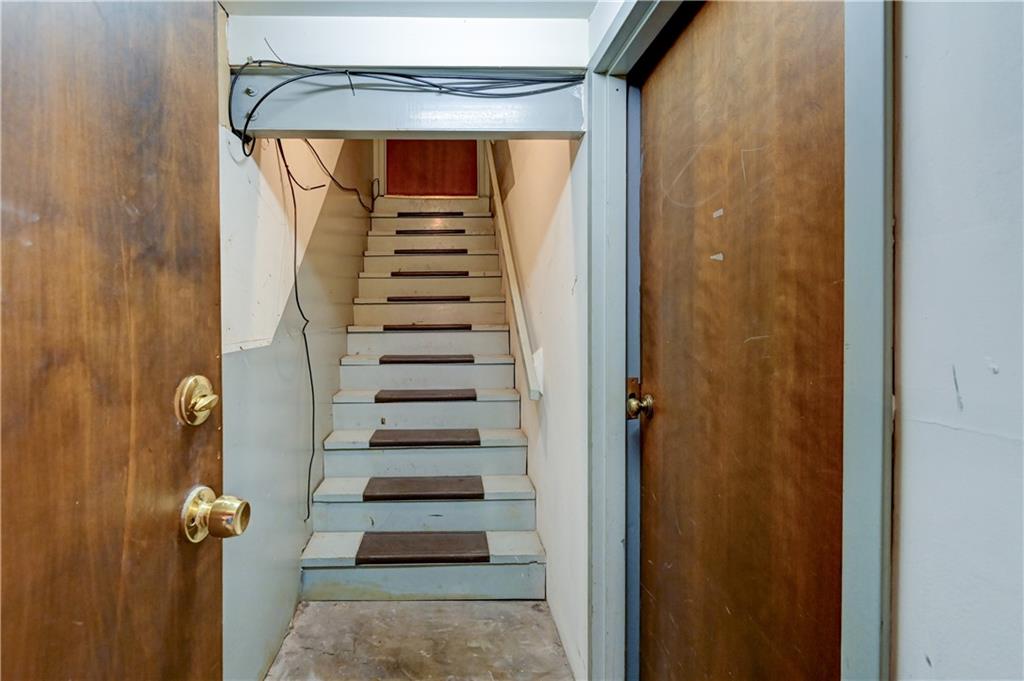 470 W 104th Street Property Photo 28
