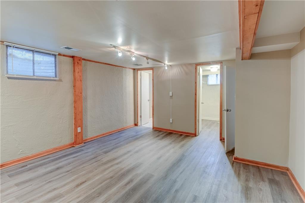 470 W 104th Street Property Photo 32