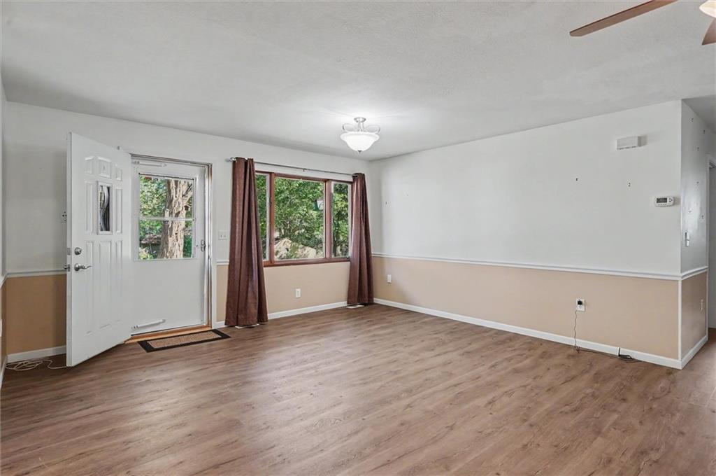 426 Halderman Street Property Photo 5