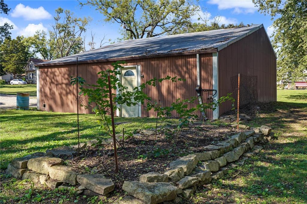 426 Halderman Street Property Photo 28
