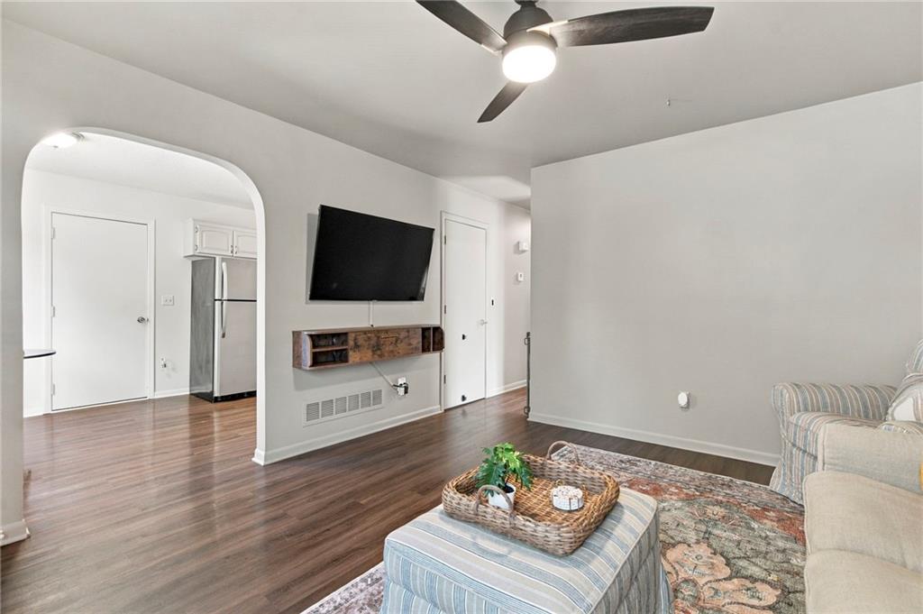 440 N Pine Street Property Photo 5